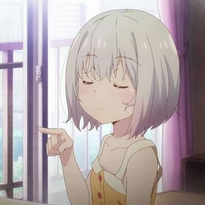 女子亲宝宝脚丫嘴唇肿成香肠